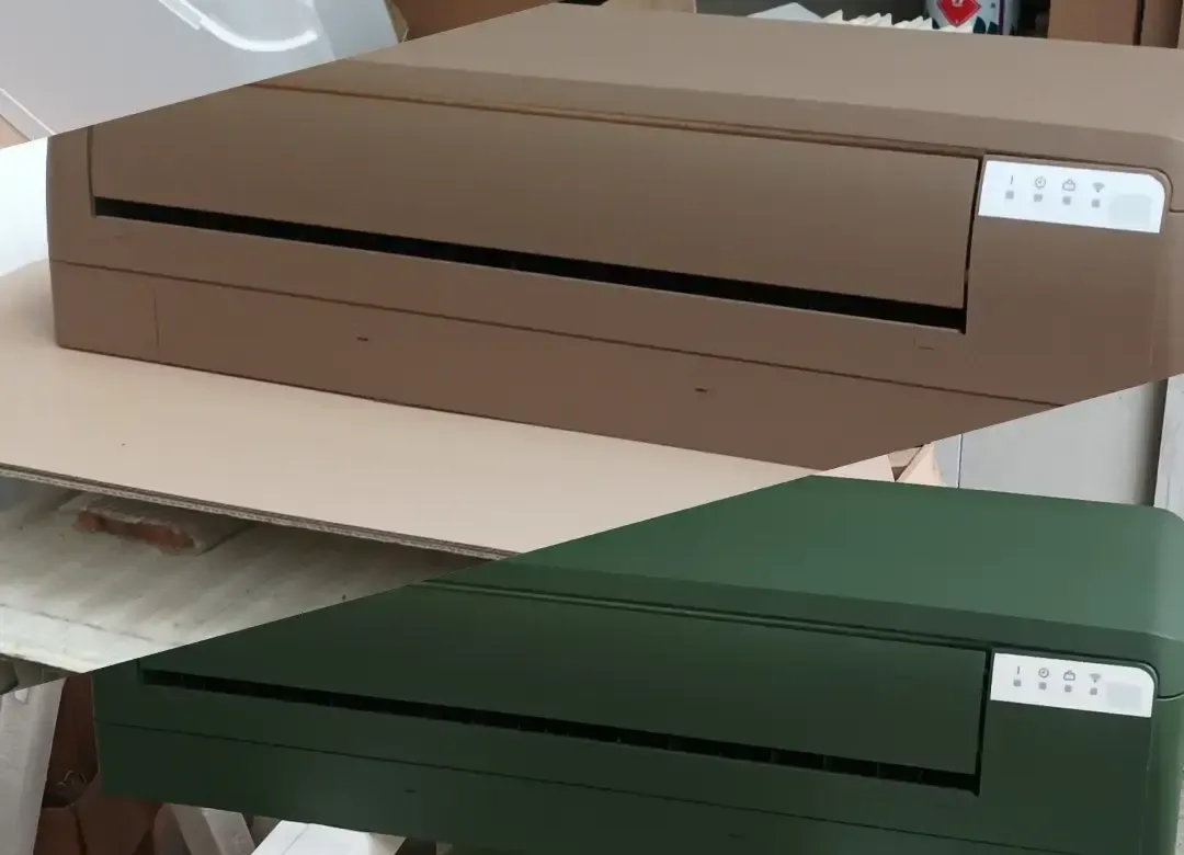 Twee airco-binnenunits, gelakt in bruin en in donkergroen